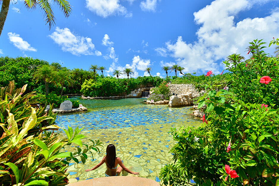 Miyako Island Shigira Kogane Onsen hot water pool