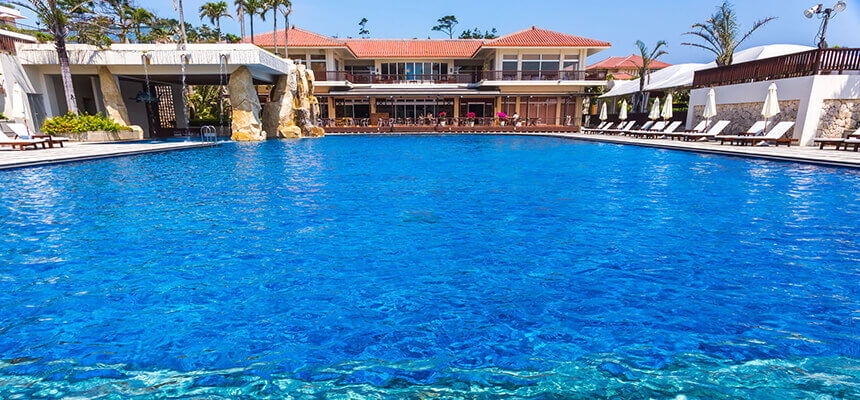 A paradise vacation in Okinawa! Hotel pools recommended 12 selections