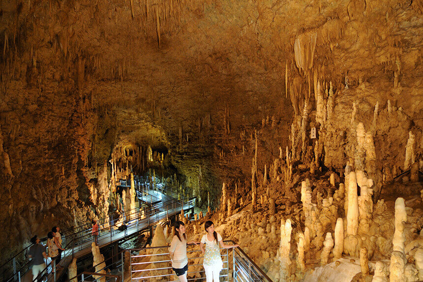 solutional cave Okinawa World