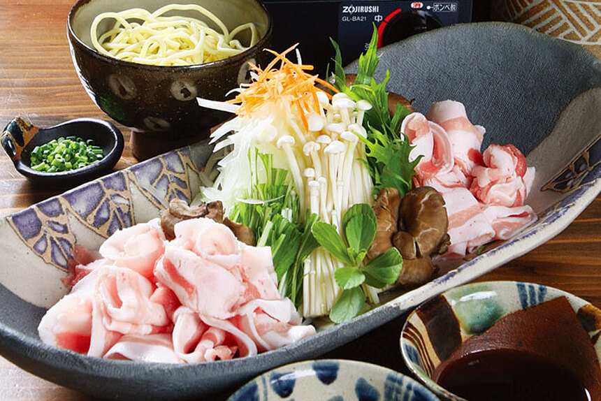 "Agu pork shabu-shabu" located in Onna village, Okinawa creative cuisine location Dining Nagi