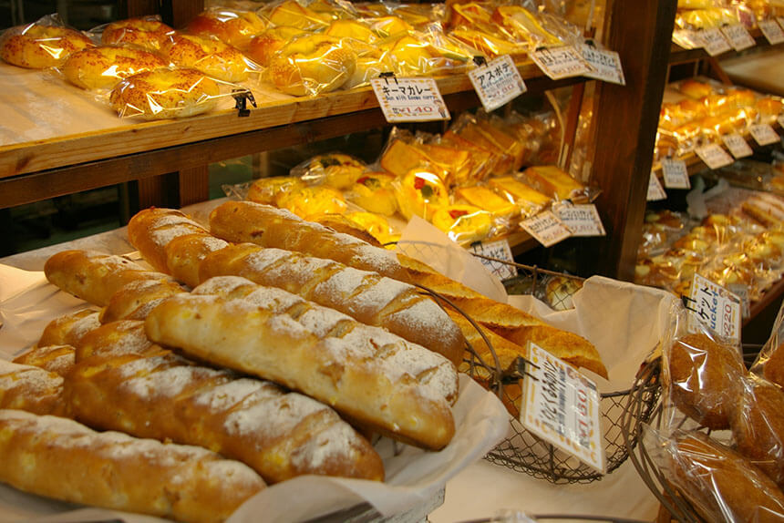 We are particular about using ingredients from Okinawa, and you can taste high-quality bread.